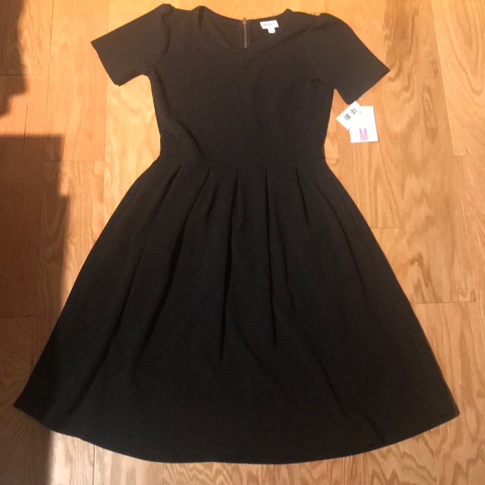 NWT Lularoe noir collection Amelia